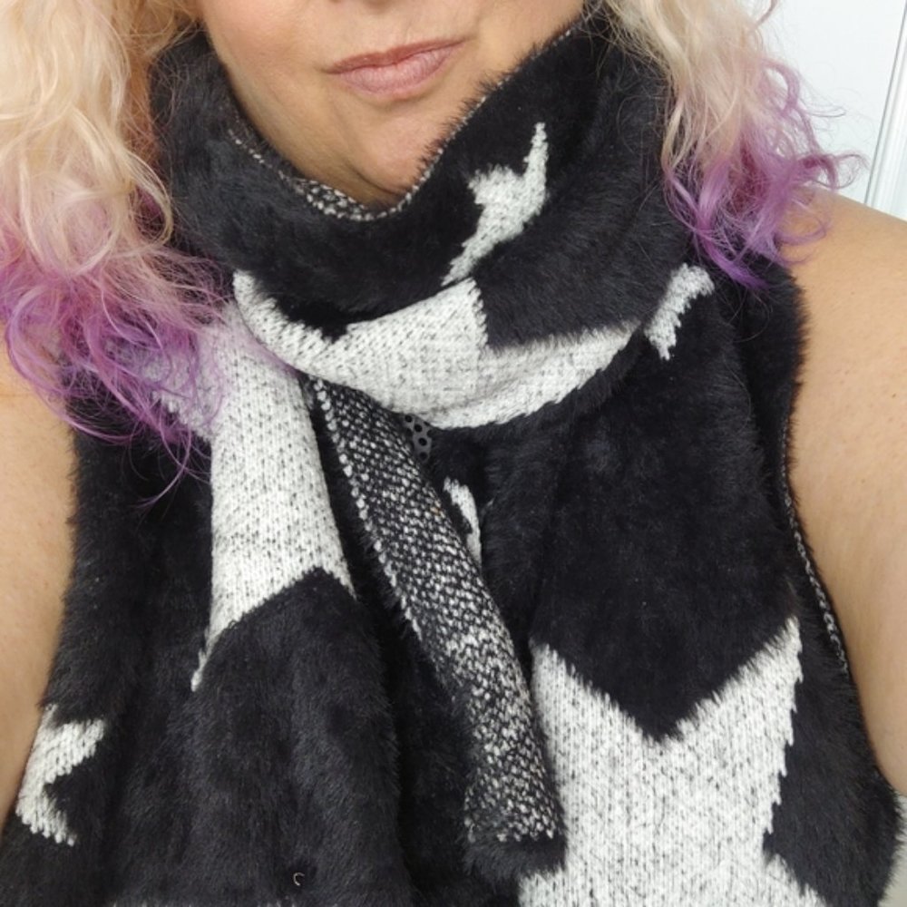 Torrid Star scarf black and white - Picture 7 of 7